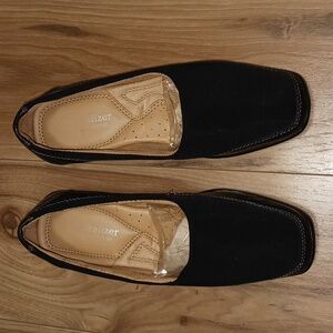 Naturalizer Women's Black Flats